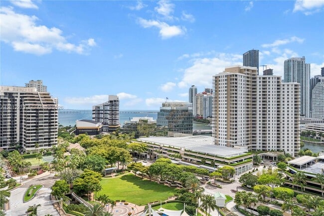 Photo - 888 Brickell Key Dr Unidad 1702