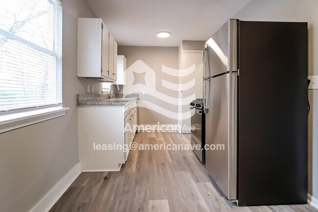 Photo - 5215 N Johnstown Ave