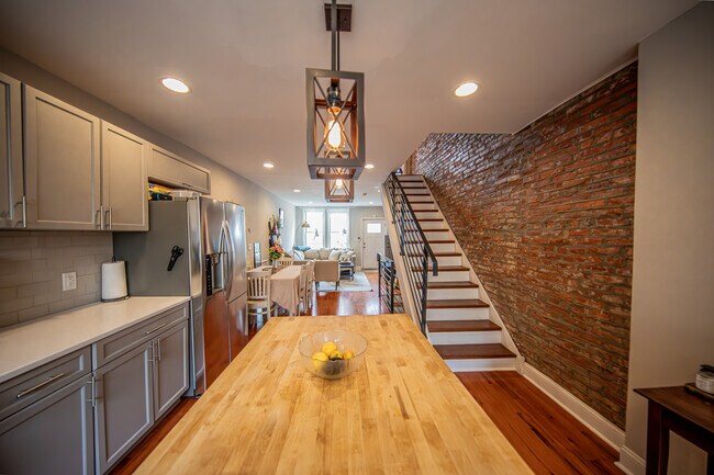Kitchen view - 2137 Sears St