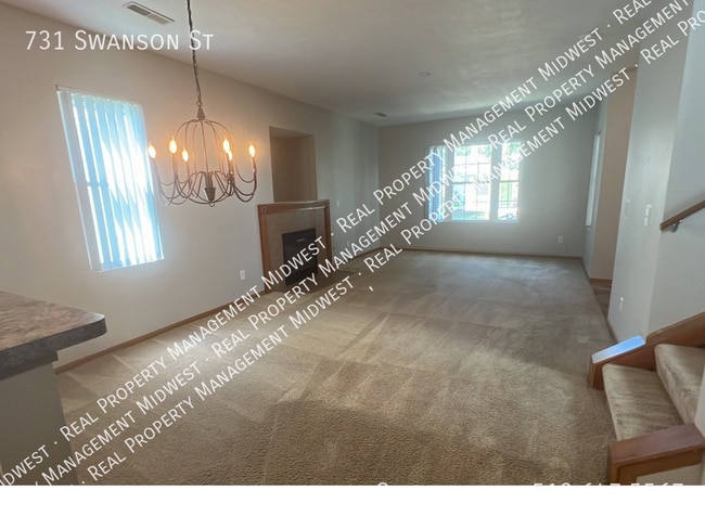 Photo - 731 Swanson St