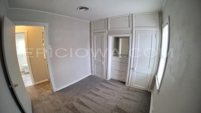 Photo - 1339 K Ave NE