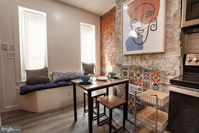 Photo - 1915 N Darien St