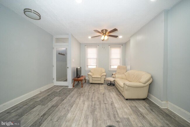 Photo - 4522 Smick St