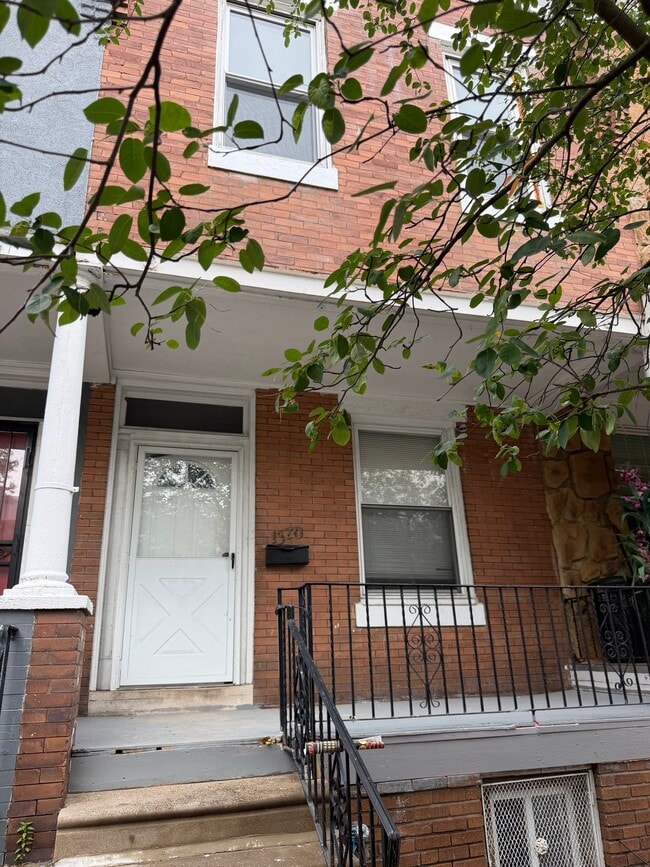 Building Photo - 1370 Narragansett St
