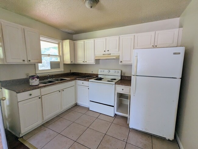 Building Photo - 3604 Bolfair Dr NW