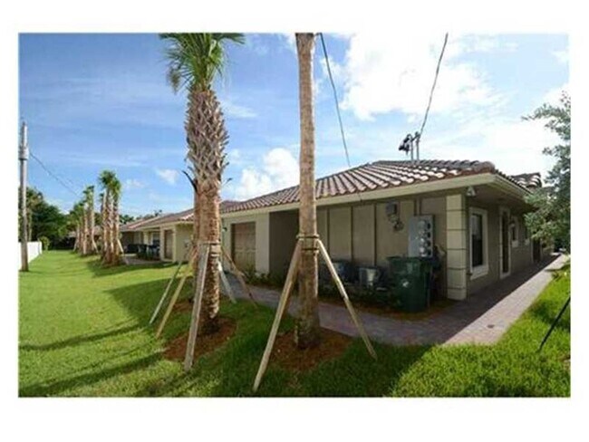 Photo - 1045 Villas LLC (1035 NE 10th Ave) Unit 3