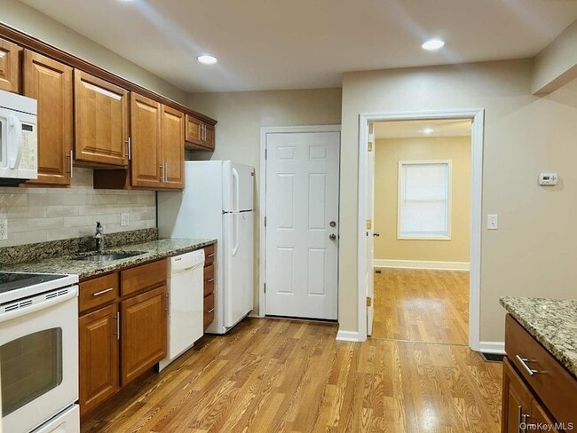 Building Photo - 29 Fort Putnam St Unit 1 Rental