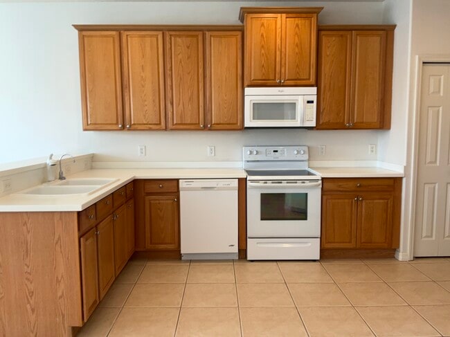 Photo - 12323 30th St E