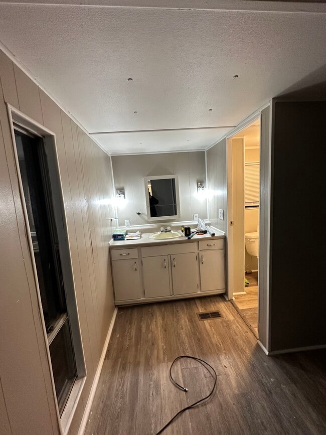 Photo - 3274 King Charles Rd