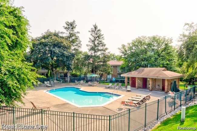 Photo - 1403 Oakbrook E Dr Unidad 93