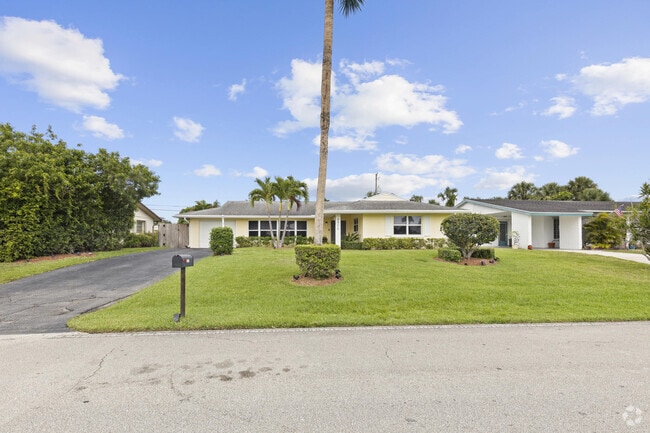 Building Photo - 9956 Dahlia Ave Rental