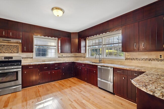 Photo - 7616 Burford Dr
