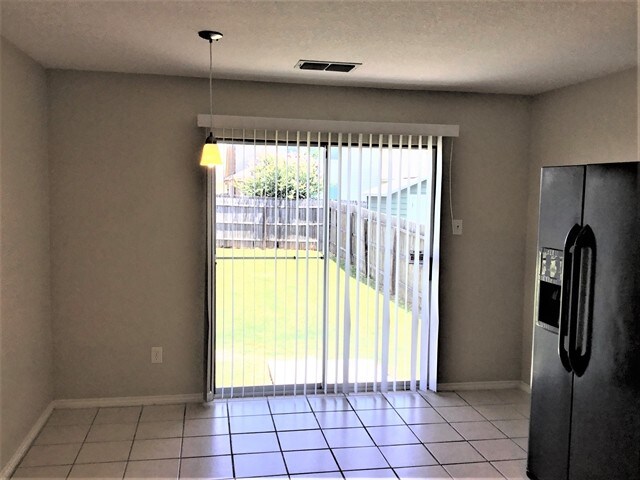 Photo - 6923 Opal Clfs