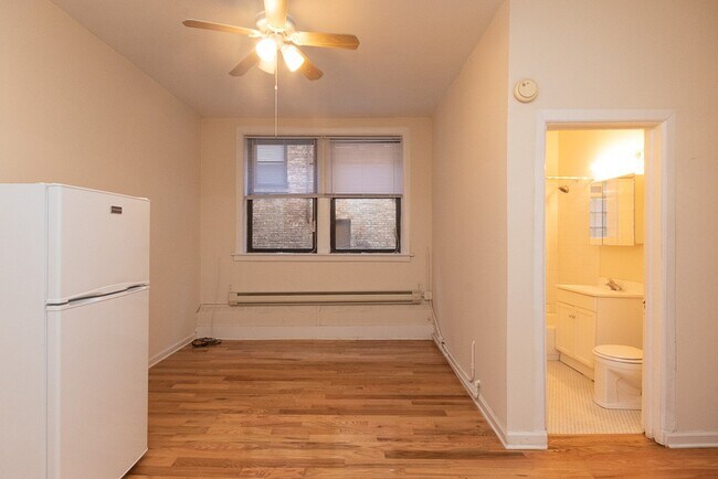 Photo - 1110 W George St Unit 005