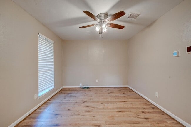Photo - 6331 Oaknut Dr