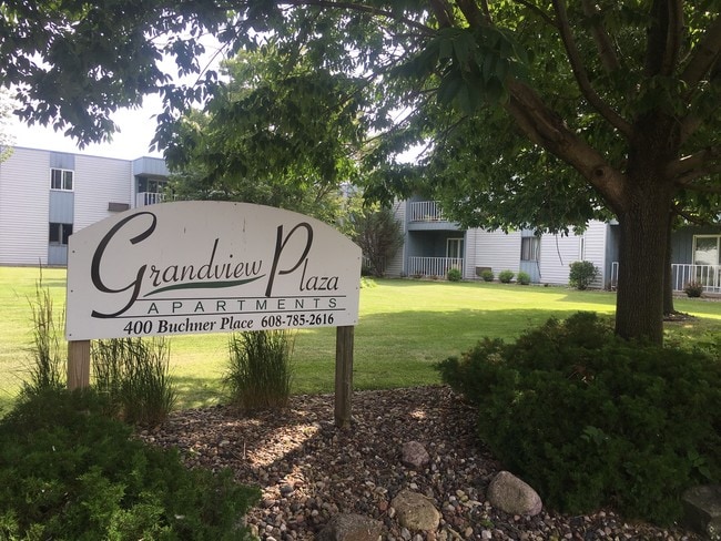 Grandview Plaza - Grandview Plaza Apartments