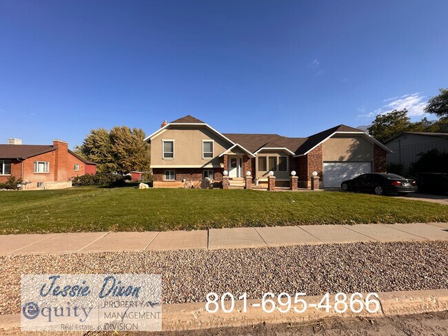 Photo - 1640 E South Weber Dr House