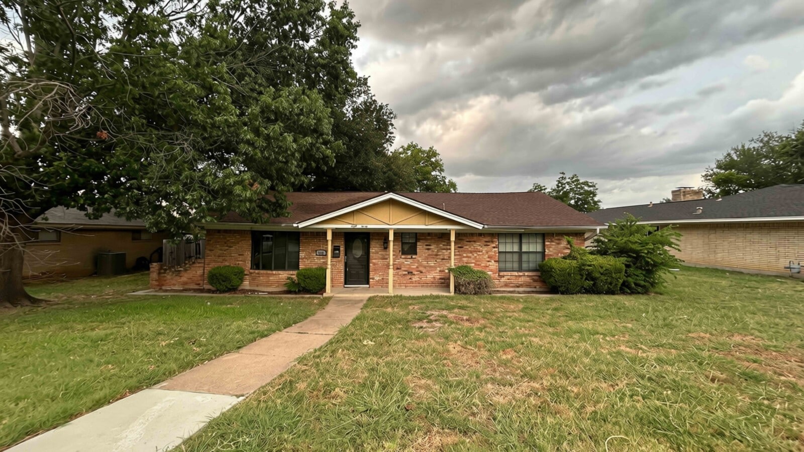 Photo - 830 Windsor Pl