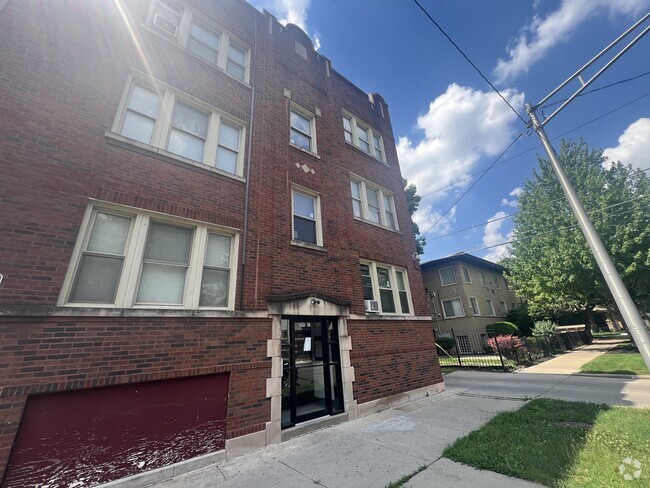 Building Photo - 2049 E 68th St Rental