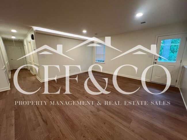 Photo - 225 State Rd S-42-9747