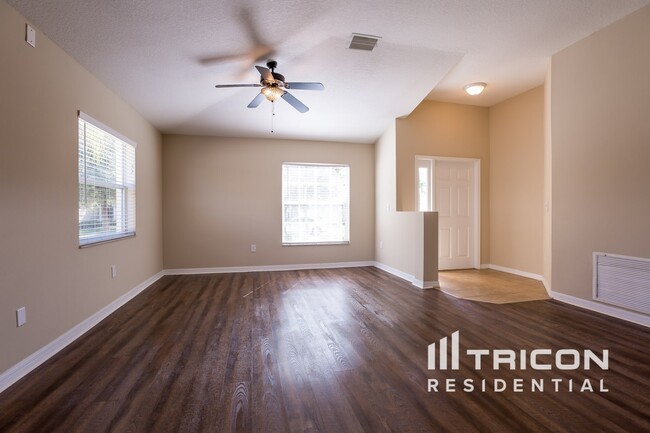 Photo - 2233 Roanoke Springs Dr