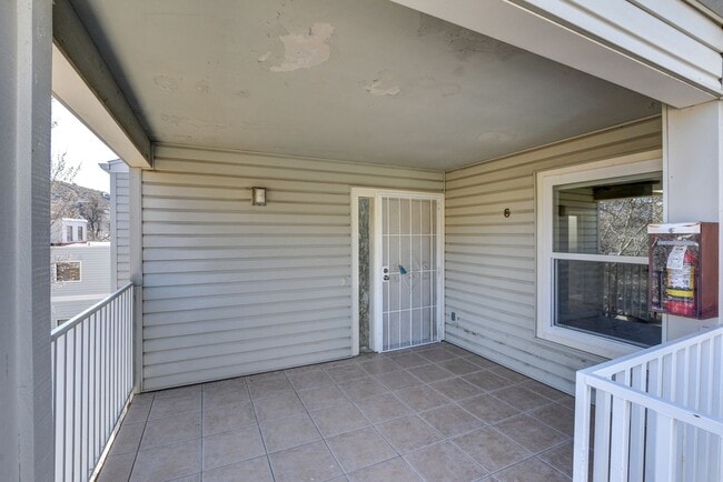 Photo - 2nd floor condo close to downtown! Unit B6