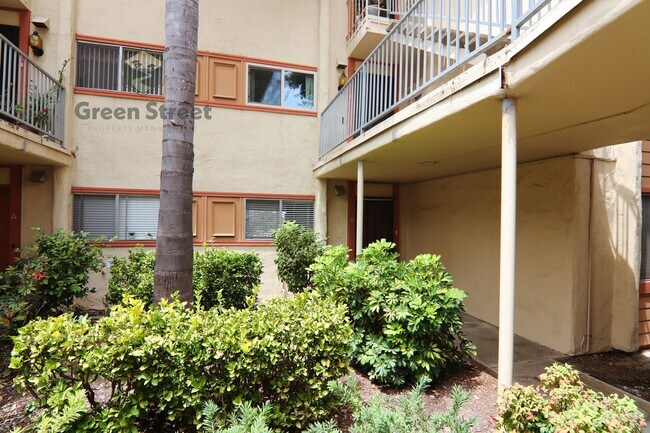 Photo - 6812 Hyde Park Dr