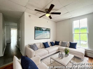 Photo - 827 Steves Ave