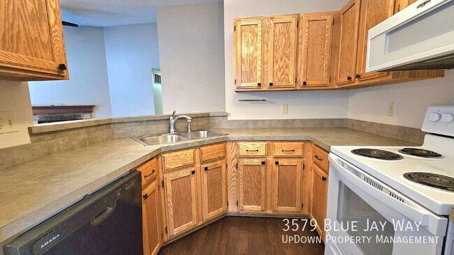 Photo - 3579 Blue Jay Way