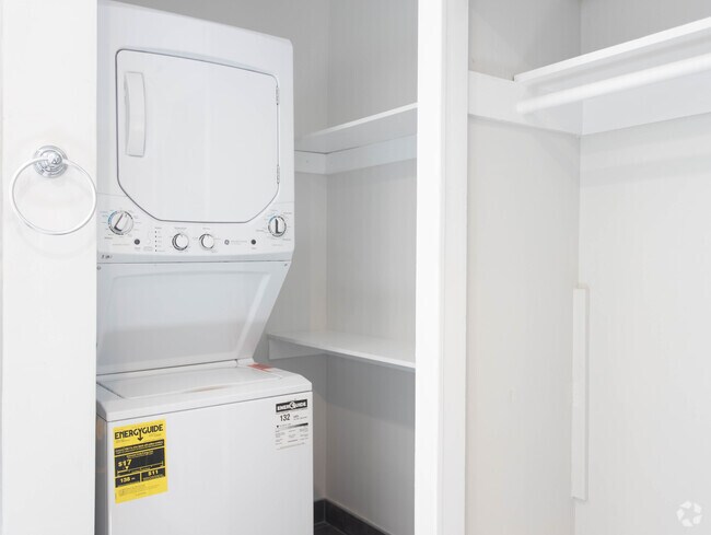 Studio-397 SF - 3240 Fay