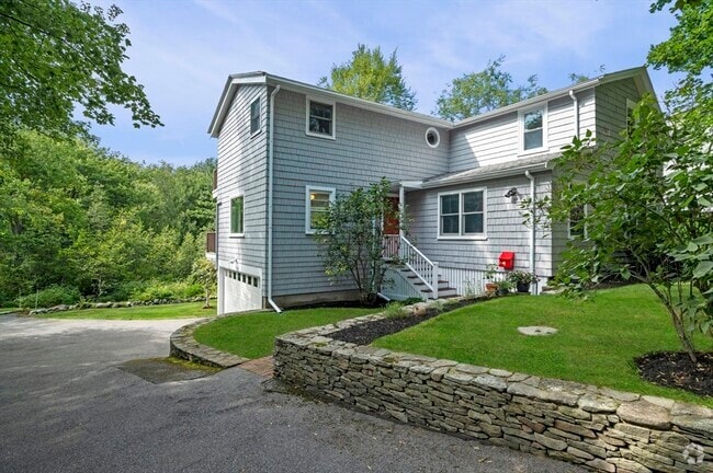 Building Photo - 8 Risley Rd Rental