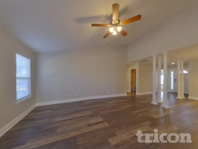 Photo - 2363 Wexford Way