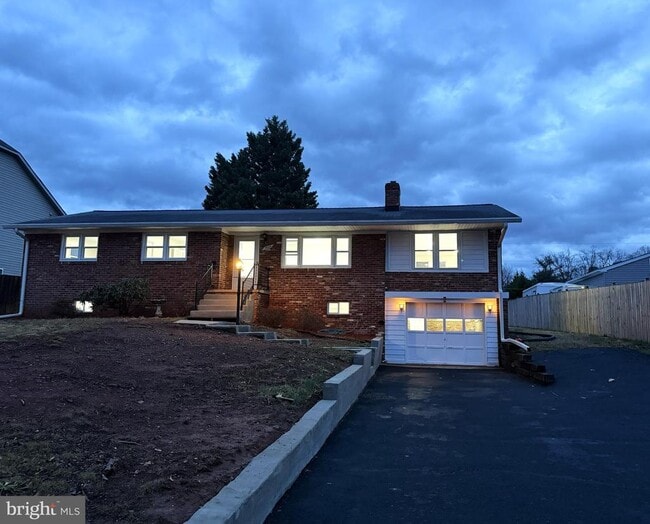 Building Photo - 7629 Huron Dr