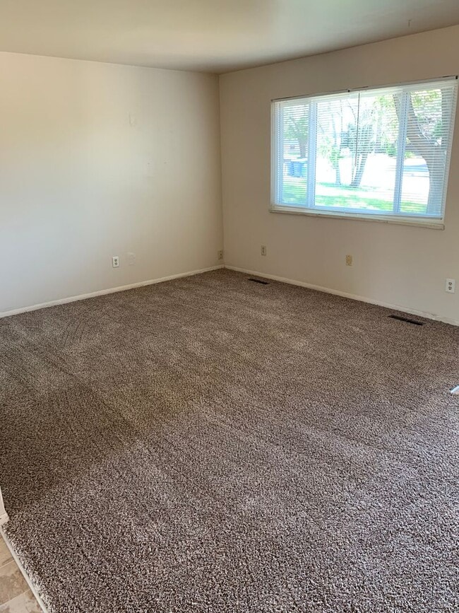 Photo - 3 Bed, 1.5 Bath Duplex in Central Fort Collins!