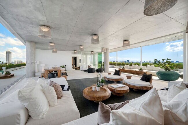 Photo - 4701 Meridian Ave Unit UPH21