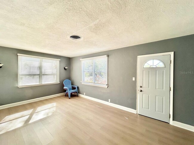 Photo - 2720 Edwards Ave S