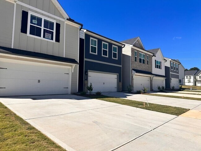 Photo - 121 Founders Dr