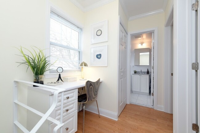 Photo - 110 Thornton Rd