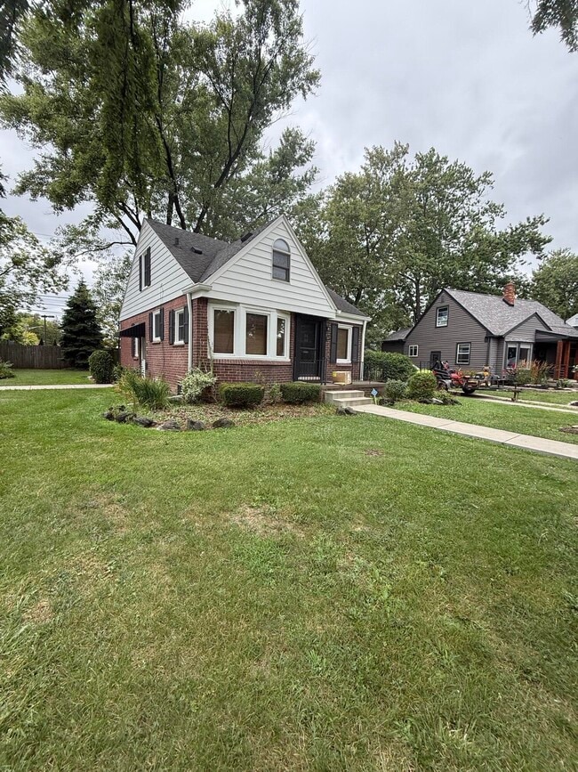 Photo - 1625 W Farnum Ave