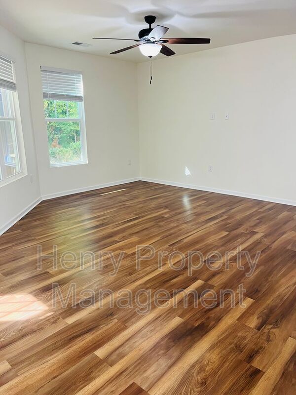 Photo - 1018 Brightskies St