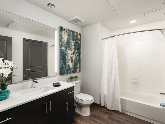 Photo - Norte Town Lake Apartments