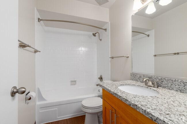 2BR, 2BA - 983SF - Second Bathroom
