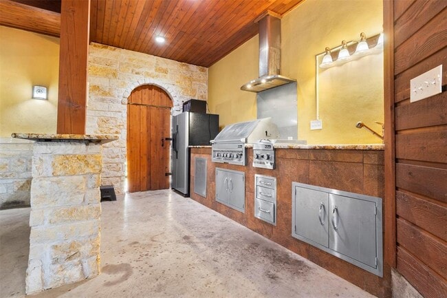 Photo - 216 N Mt Rushmore Dr