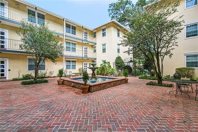 Photo - Great 2 Bedroom Condo with swimming pool Unit 301