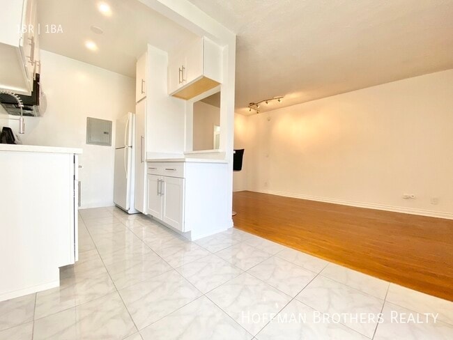 Photo - 1313 N June St Unidad 209