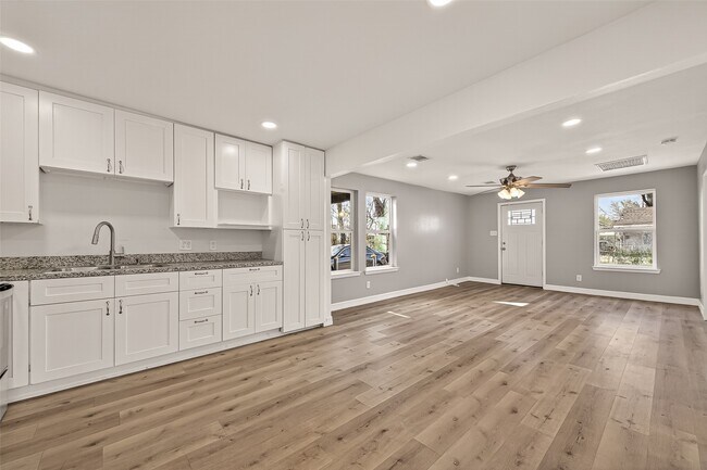 Photo - 7436 Abilene St