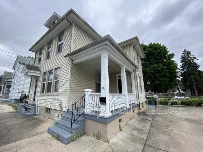 Building Photo - 12 E Burd St Rental
