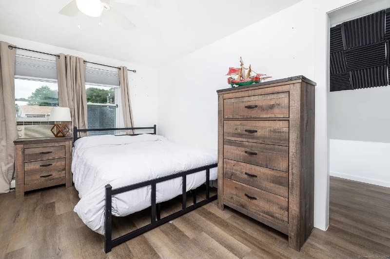 Photo - 29 1/2 Mountain St