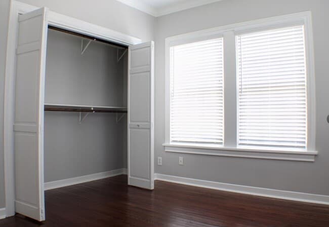 Building Photo - 4630 Clay St Unit 2