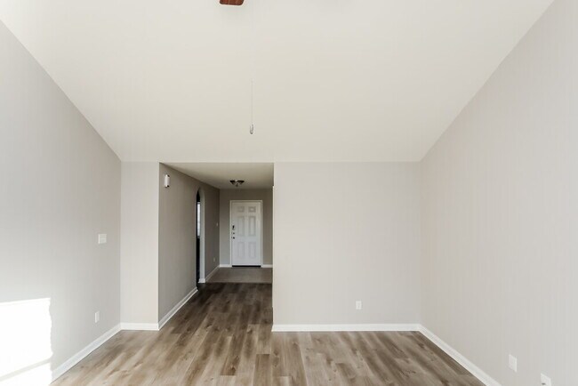 Photo - 2034 Faircrest Trail